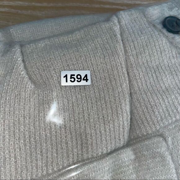 🏷️ 5 for $25 - AEO Cream Cardigan - Picture 7 of 7